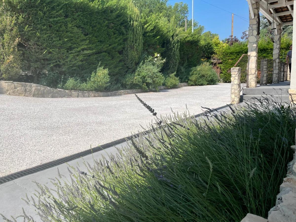 Villa Camille Céreste Eksteriør bilde